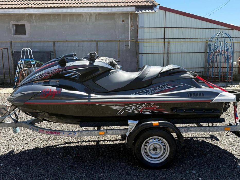 Yamaha FZR 18 – Vând sau schimb cu mașină ce poate fi condusă de la 16 ani.