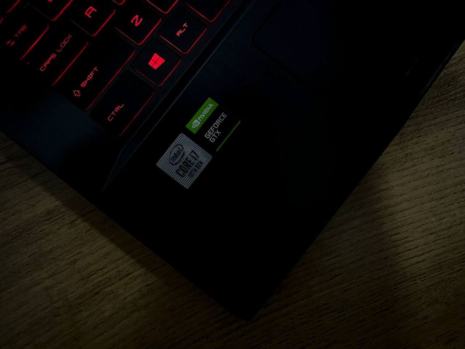 MSI CORE I7 GTX1660 TI 6GB videokarta bilan igrovoy noutbook