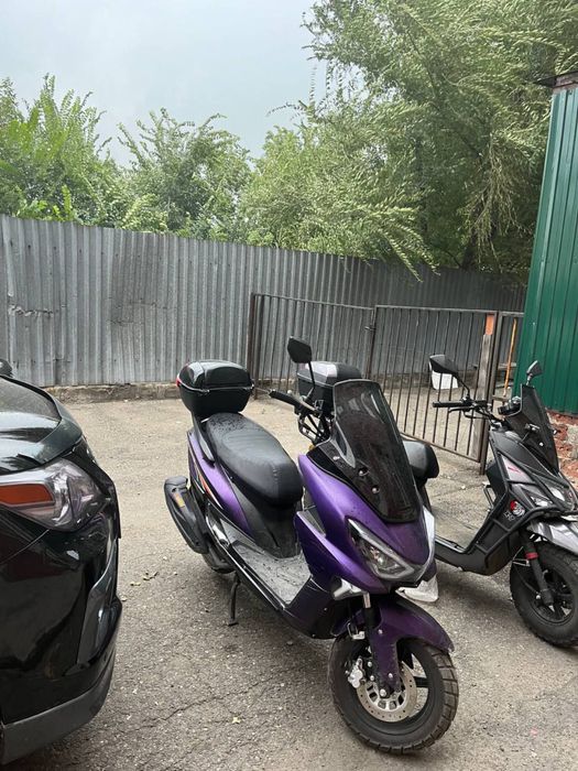 Продам мопед макси лия 175куб