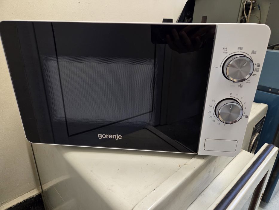 Продавам микровълнова печка Gorenje
