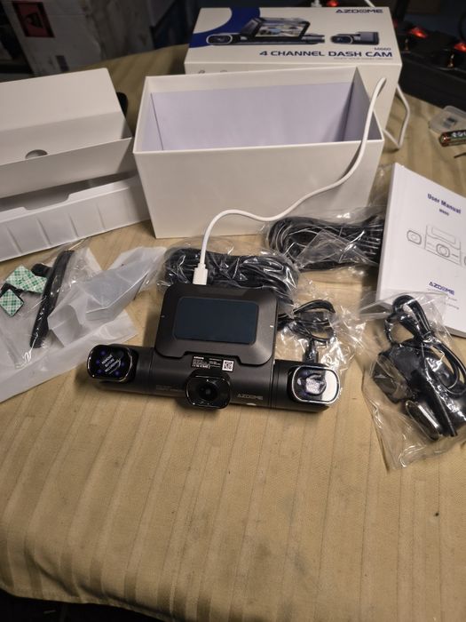 AZDOME 360° 4-канална видеорегистратор за автомобили отпред и отзад, в