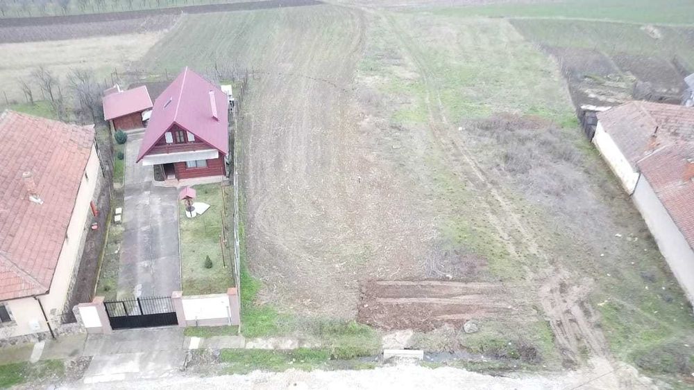 Teren intravilan Cheriu