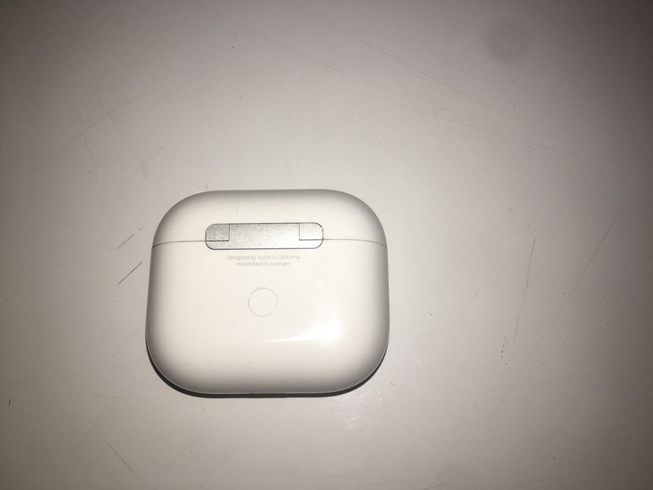 Оригинальный футляр от AirPods 3 gen