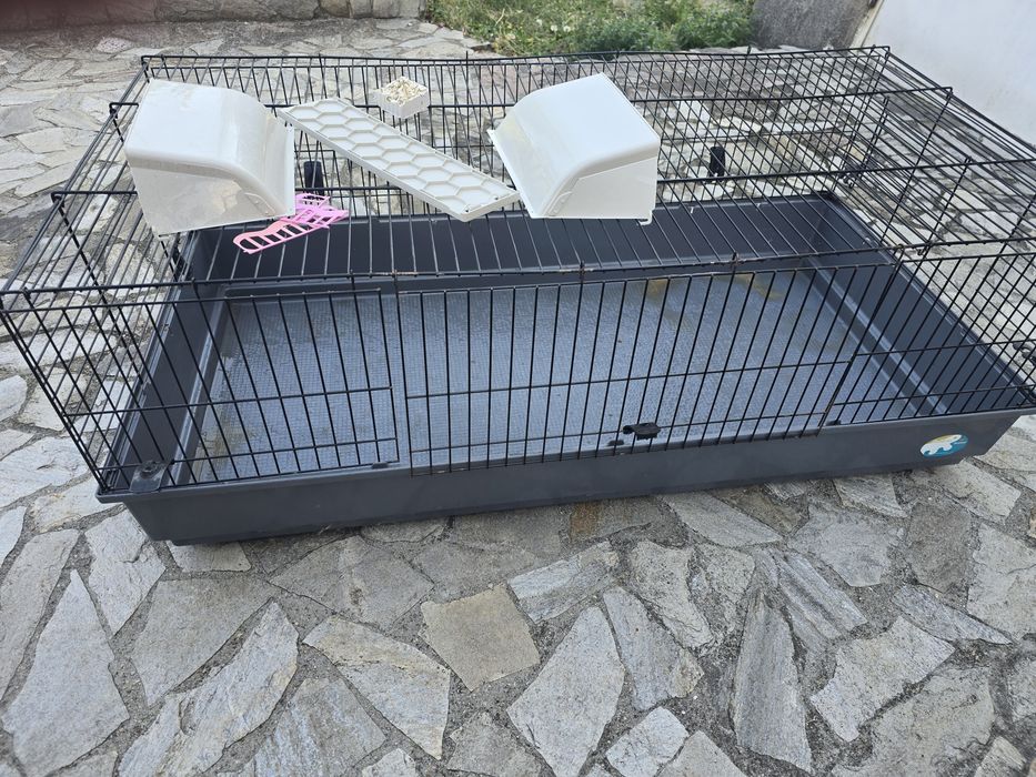 Голяма клетка за зайци, малки кученца, морски свинчета. Размер 140/70