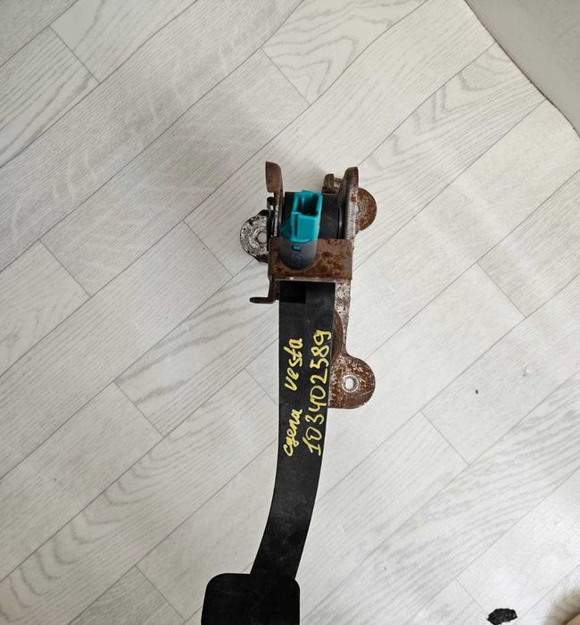 Продам педаль сцепления Lada Vesta