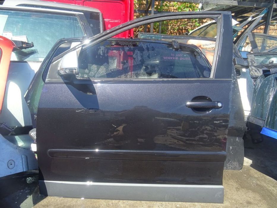 Vand Usa Fata Stanga Volkswagen Polo Cross din 2008 volan pe stanga fara rugina fara lovituri