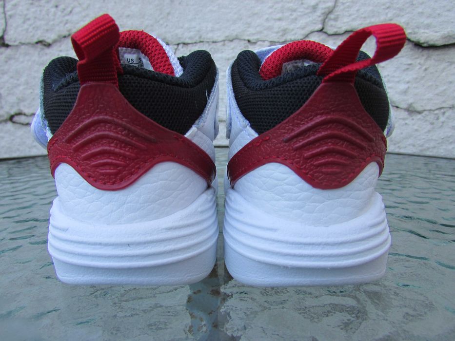 Детски маратонки Nike Jordan Max Aura 5