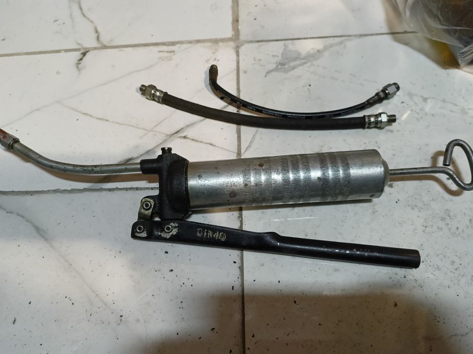 Шприц для смазки ручной