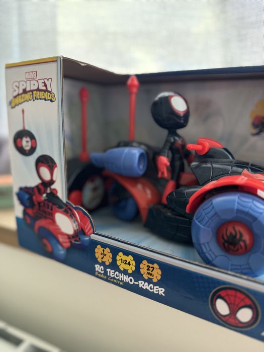 Спайдер мен кола с дистанционно spidey racer
