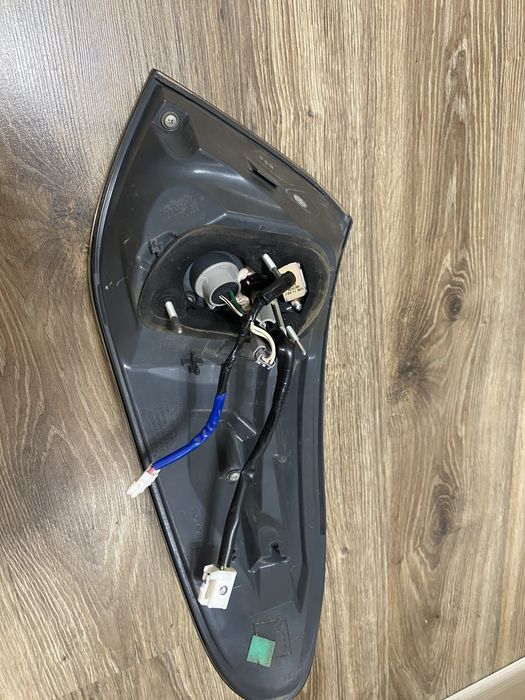 Задний левый фонарь Lexus Rx 350