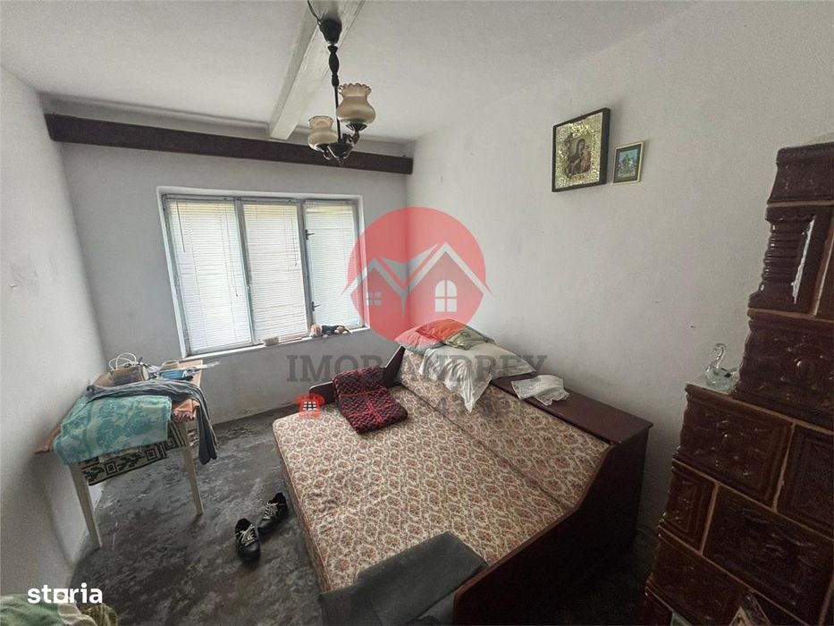 Casa la soseaua principala, teren 1.309 mp in Plopul, Tulcea