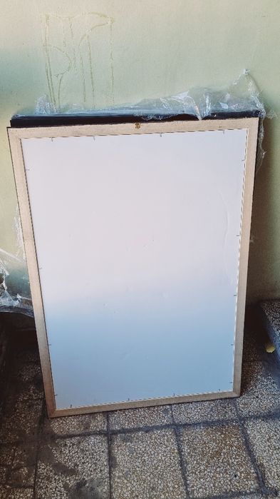 Продавам големи дървени и алуминиеви рамки за снимки,плакати и картини