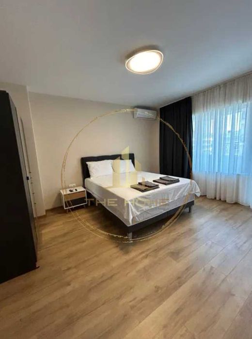 Дава се под наем Тристаен апартамент в Варна, Център - 105 кв.м за 1300 € - Снимка #8