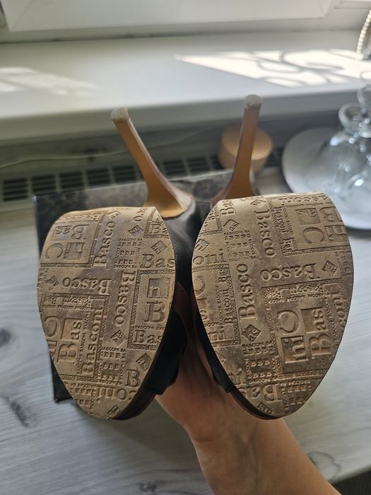 Продам женские туфли 38 размер