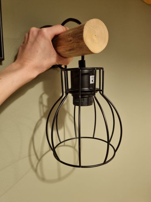 Lampa de perete stil industrial cu suport lem