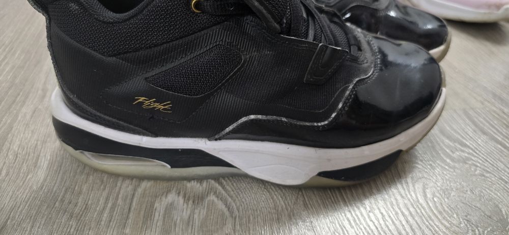 Adidași Jordan nr 39 Folosiți