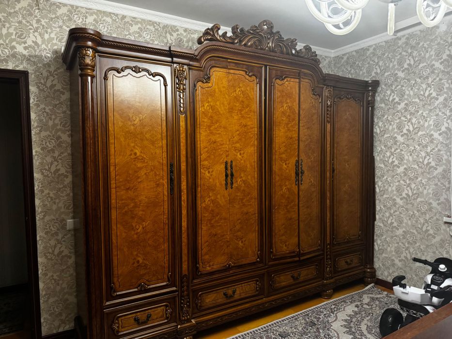 Спальный гарнитур