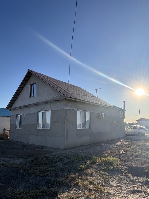 Дом мансардный в мкр. Сая.