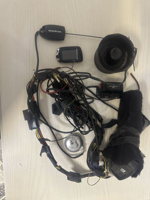 905 Megicar pul sotiladi