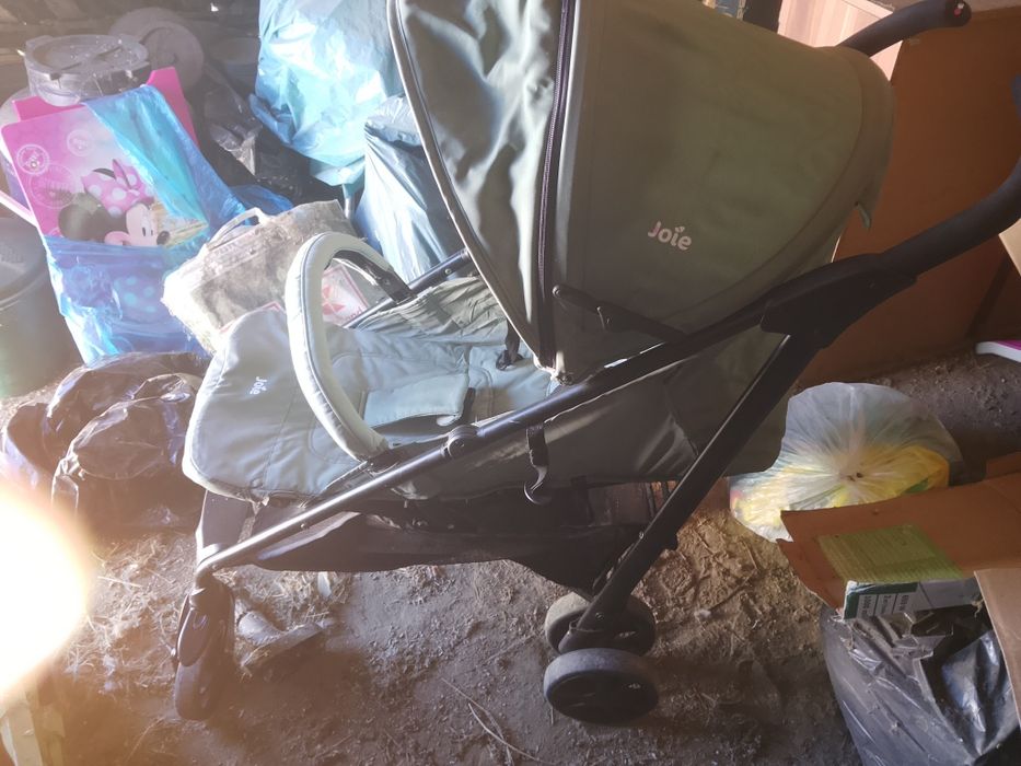 De vanzare carucior joie