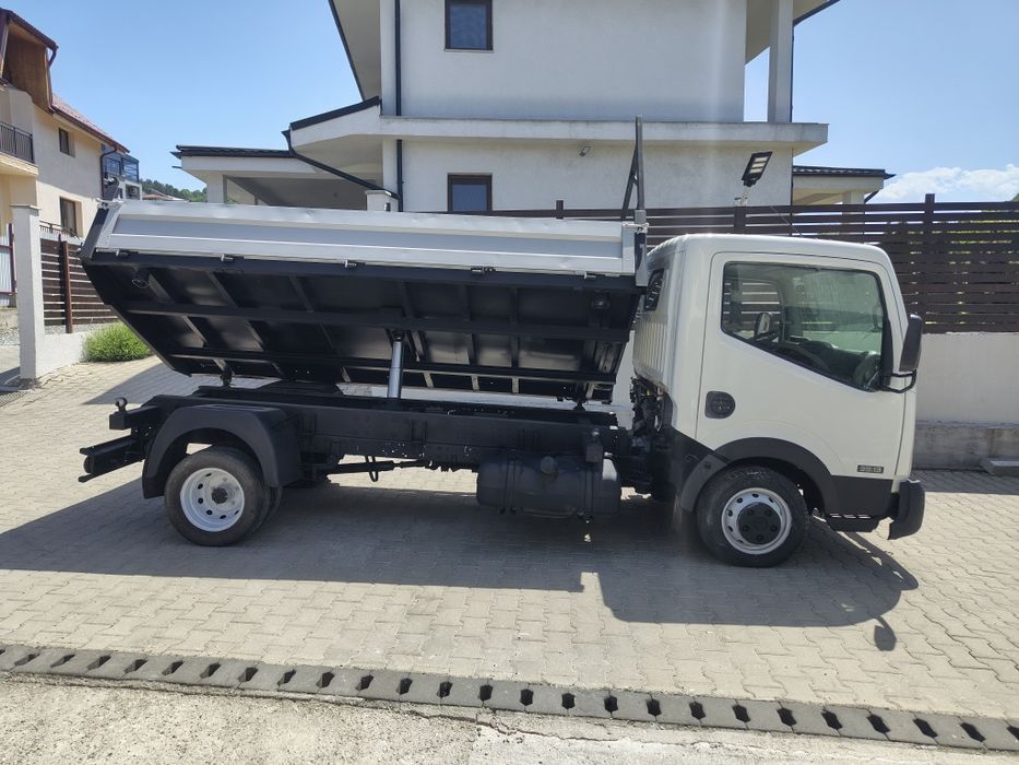 Nissan Cabstar 2010 basculabil 3 parti