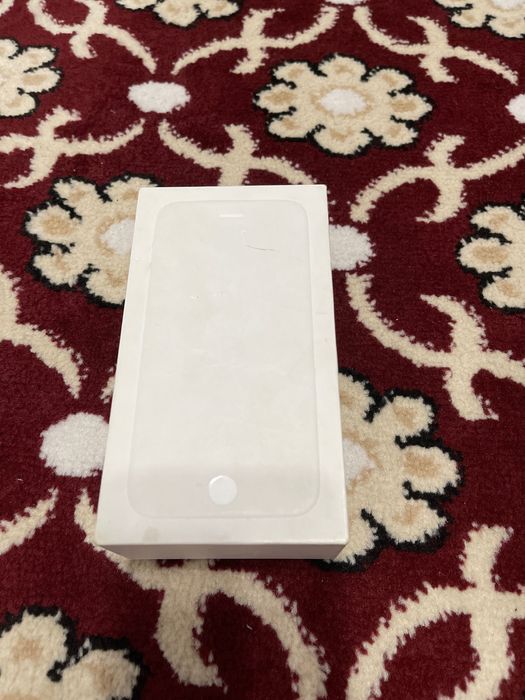 Коробка от Айфона