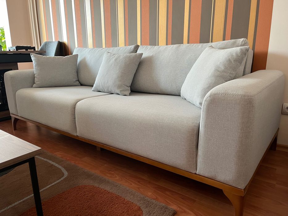 Диван, чисто нов!