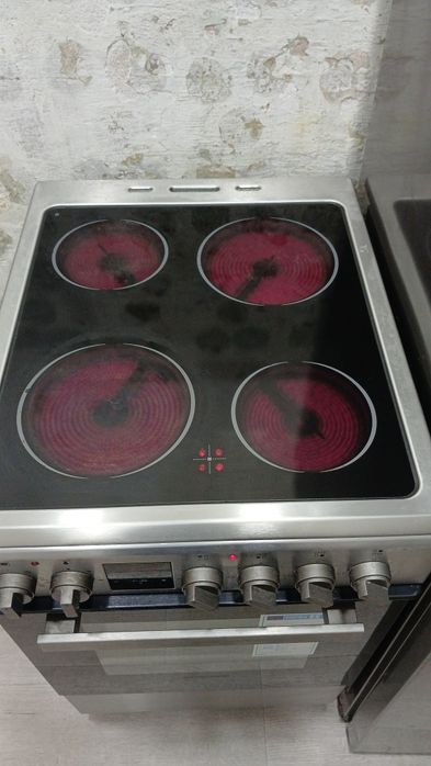 Продам электро плиту