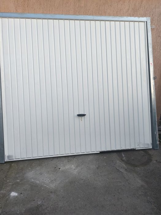Гаражна врата тип крило