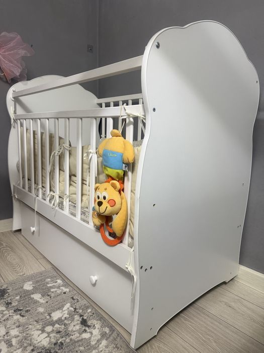 Кроватка детская манеж с маятником