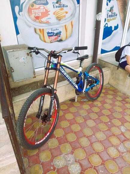 Планински велосипед Mondraker Downhill/Freeride