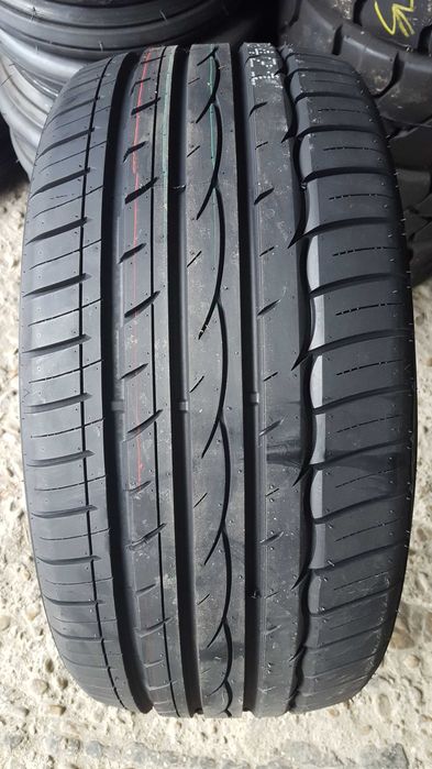 Гуми 275/40R19	ROADCRUZA RA710 105W XL дот 2019-2021