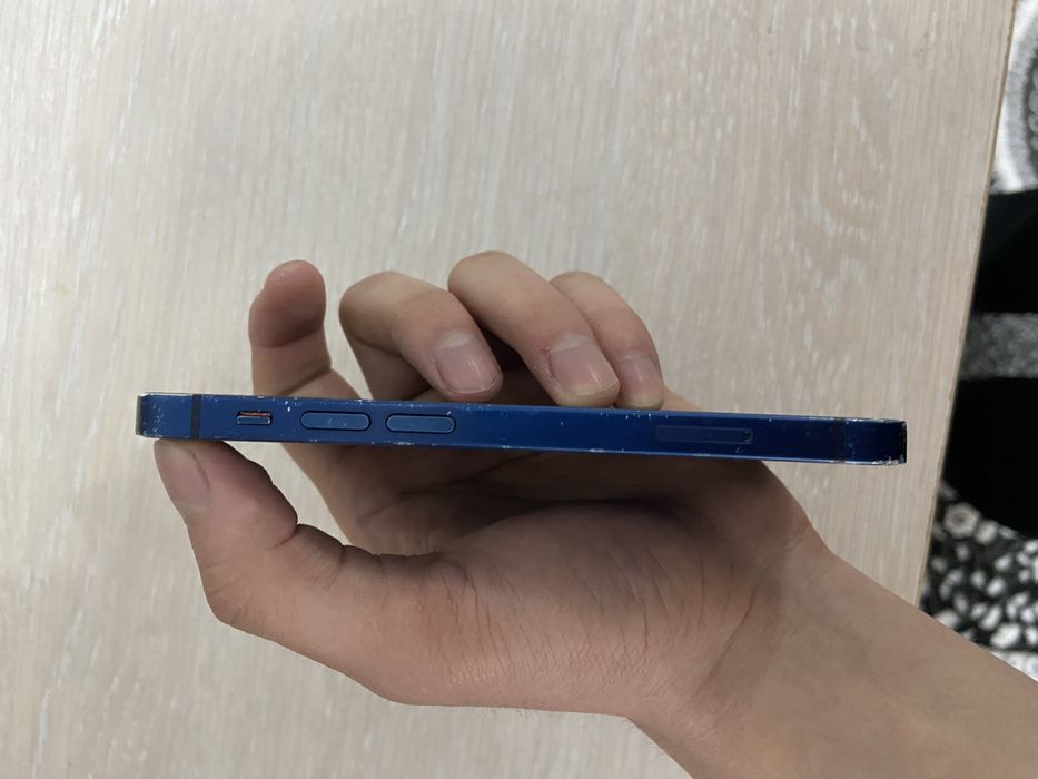 Продам айфон 12 mini 64