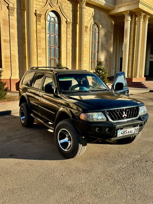 Митсубиси Монтеро спорт