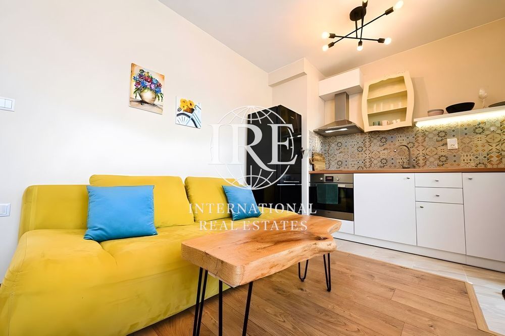 Продава се Двустаен апартамент в Варна, Колхозен пазар - 56 кв.м за 2875 €/кв.м - Снимка #2