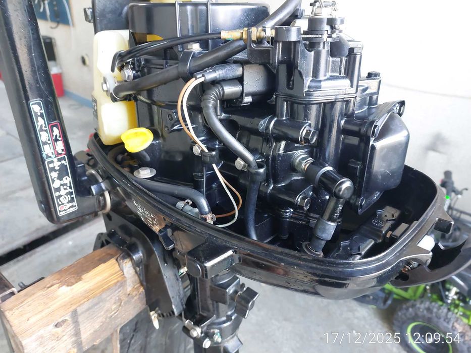 Продавам двигател Mercury 6