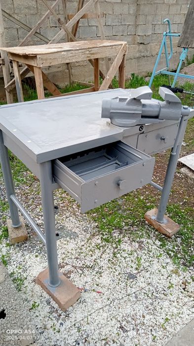 Продам станину с тисками