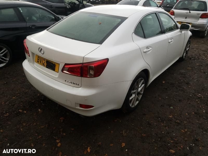 Dezmembrez Lexus IS200d 2.2 diesel an 2012