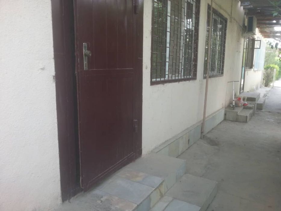 Продается коттедж за ЦУМОМ. Коттедж сотилади