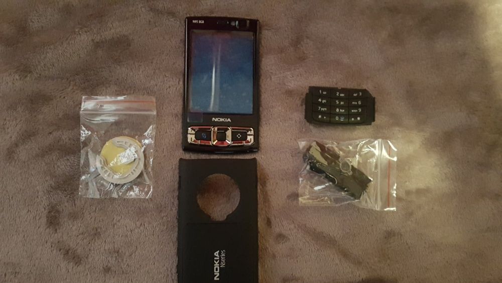 Vand carcasa completa si originla pt Nokia N95-8Gb