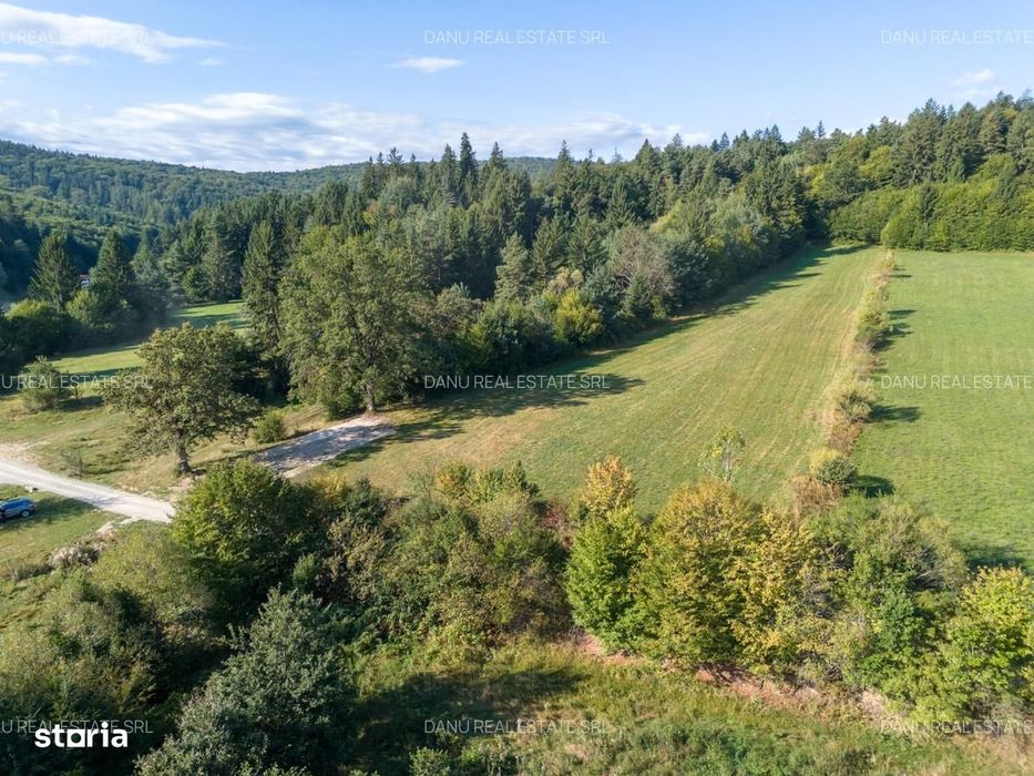 Teren intravilan 3.300 mp cu vedere către lac – Vulcan, zona lacurilor