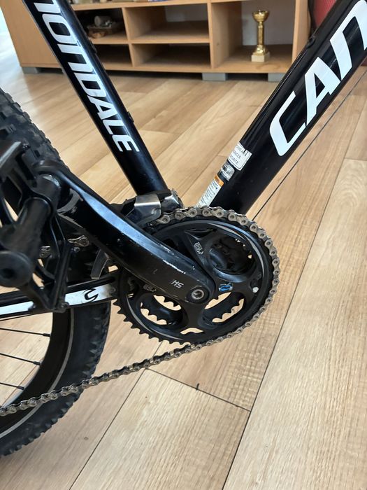 Vand doua bicivlete Cannodale si Scott