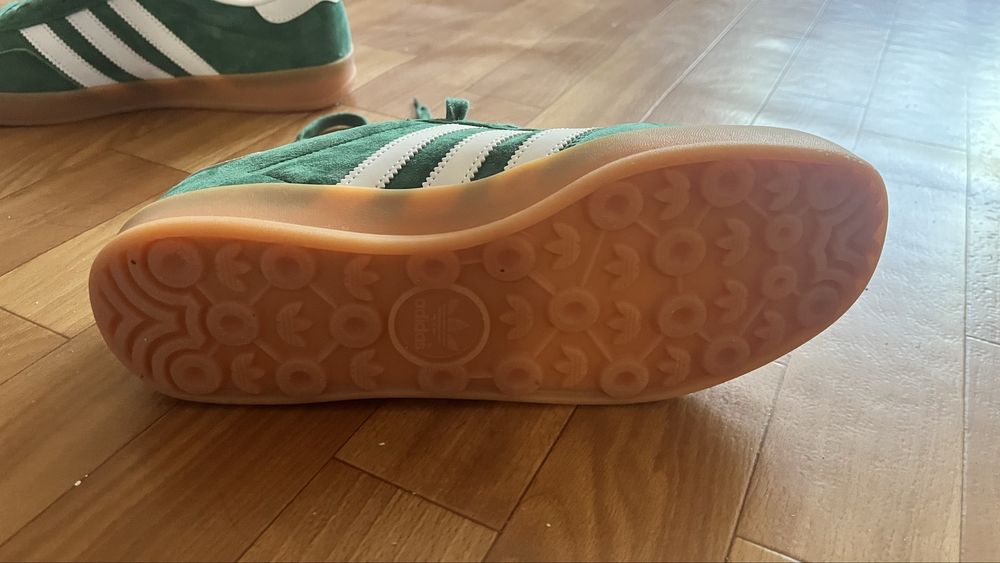 Adidas кроссовки