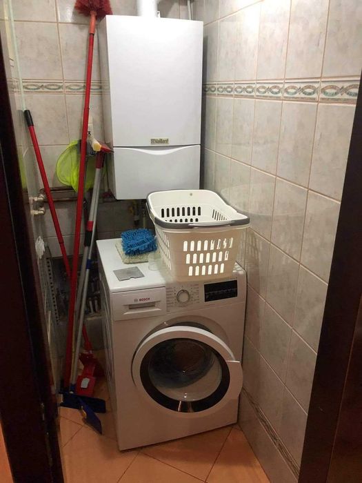 Два етажа от триетажна къща в кв. Вароша - 1500€/м2