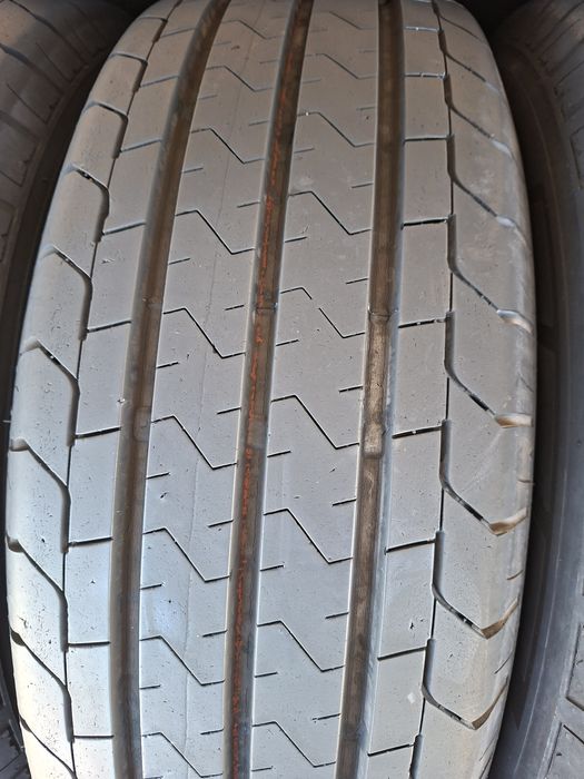 2бр 215/65/15 С за бус или ван подсилени марка бриджистон като нови