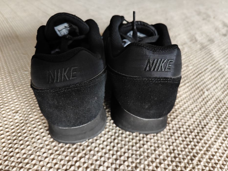 Нови, оригинални Nike MD Runner 2 / EUR 43-27.5 см.