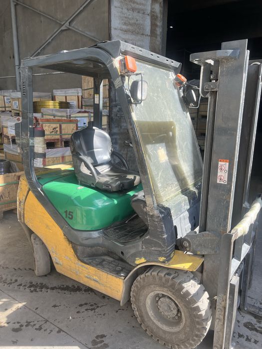 Продам вилочный  погрузчик Komatsu