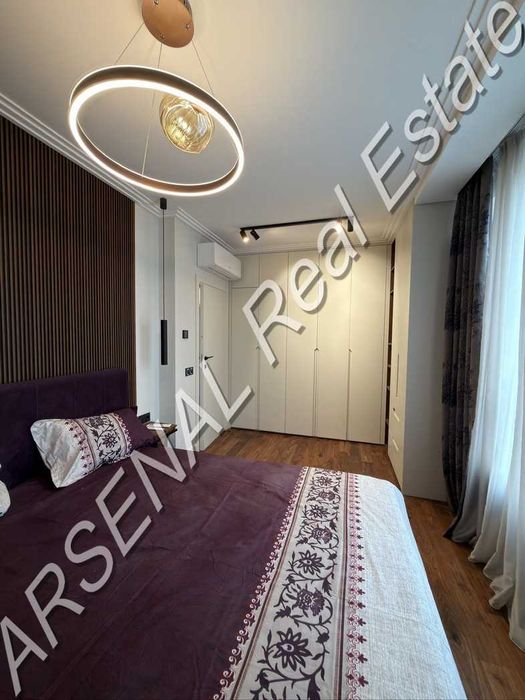 Дава се под наем Тристаен апартамент в София, Хладилника - 100 кв.м за 1500 € - Снимка #2