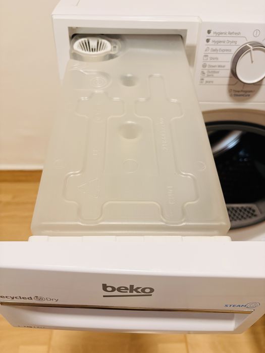 Mașină de uscat rufe Beko B3T67230, 7 kg, pompă de căldură, SteamCure + KIT SUPRAPUNERE BONUS. NOUA! Nefolosită!