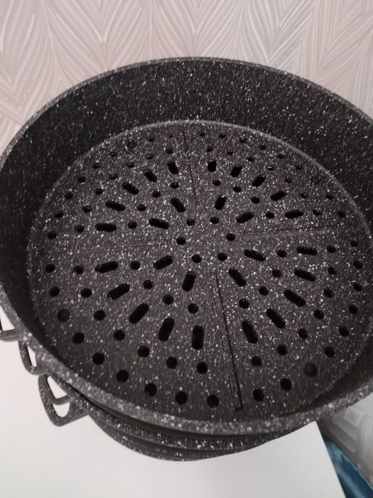 Продам большую мантоварку